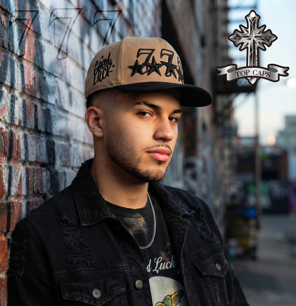 Gorra Top Caps de Gamuza Premium "777" con Bordados y Estilo Snapback-001