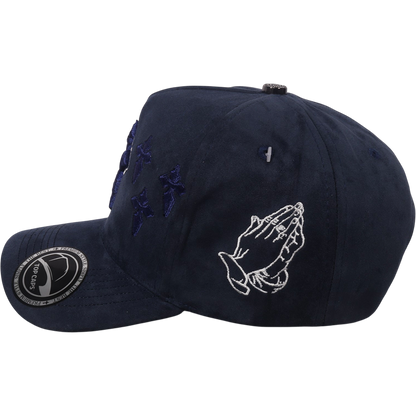 Gorra Top Caps de Gamuza Premium "Gothic Cross" y Estilo Urbano con Presencia-015