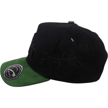 Gorra Top Caps de Gamuza Premium "Tres cruces de diseño espinado"-003