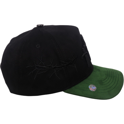 Gorra Top Caps de Gamuza Premium "Tres cruces de diseño espinado"-003